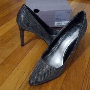 NWT Jlo black and silver heels
